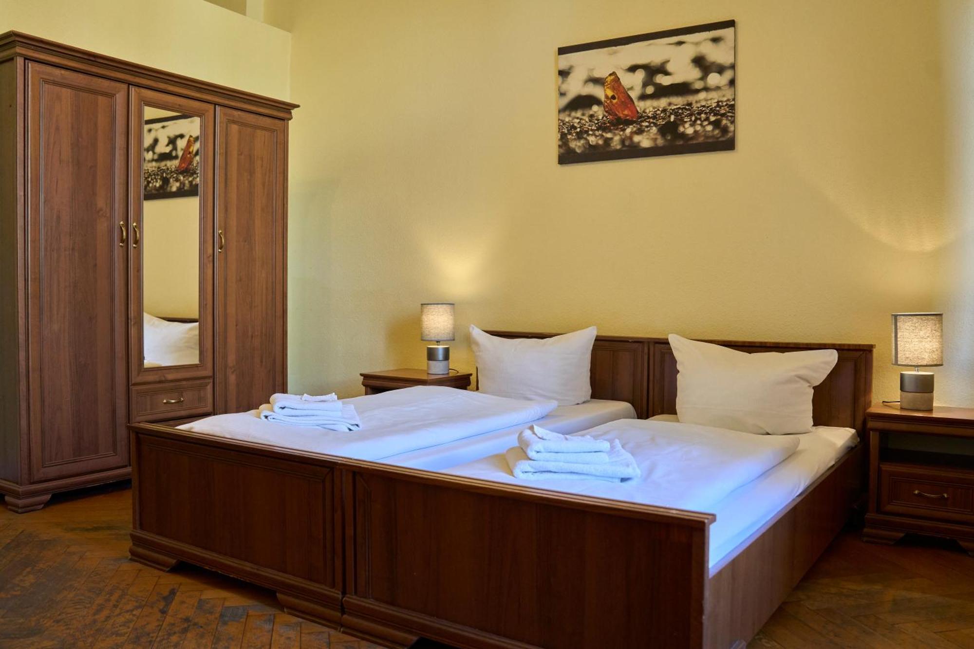 ברלין Hotel Pension Bernstein Am Kurfuerstendamm מראה חיצוני תמונה