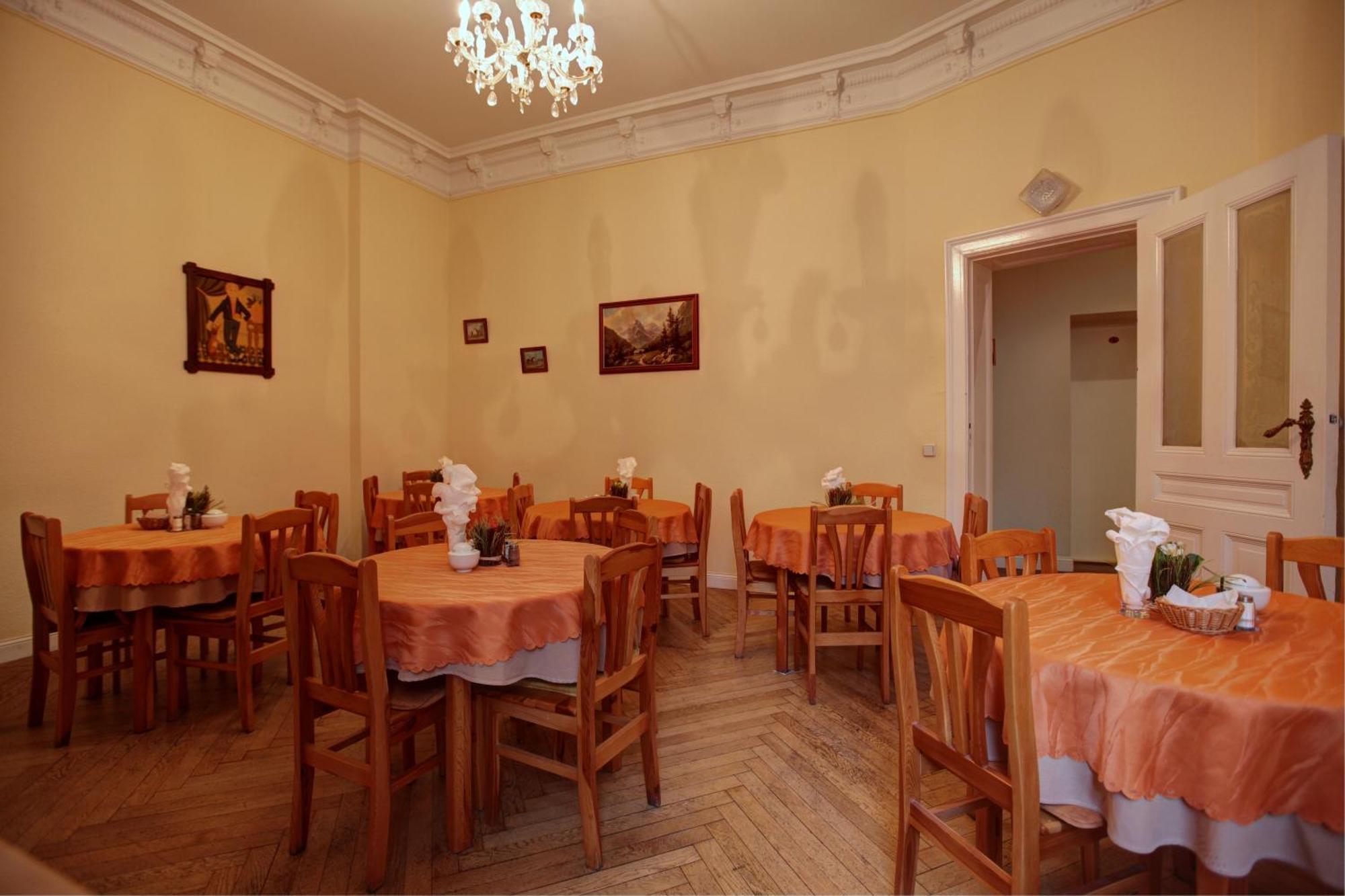 ברלין Hotel Pension Bernstein Am Kurfuerstendamm מראה חיצוני תמונה