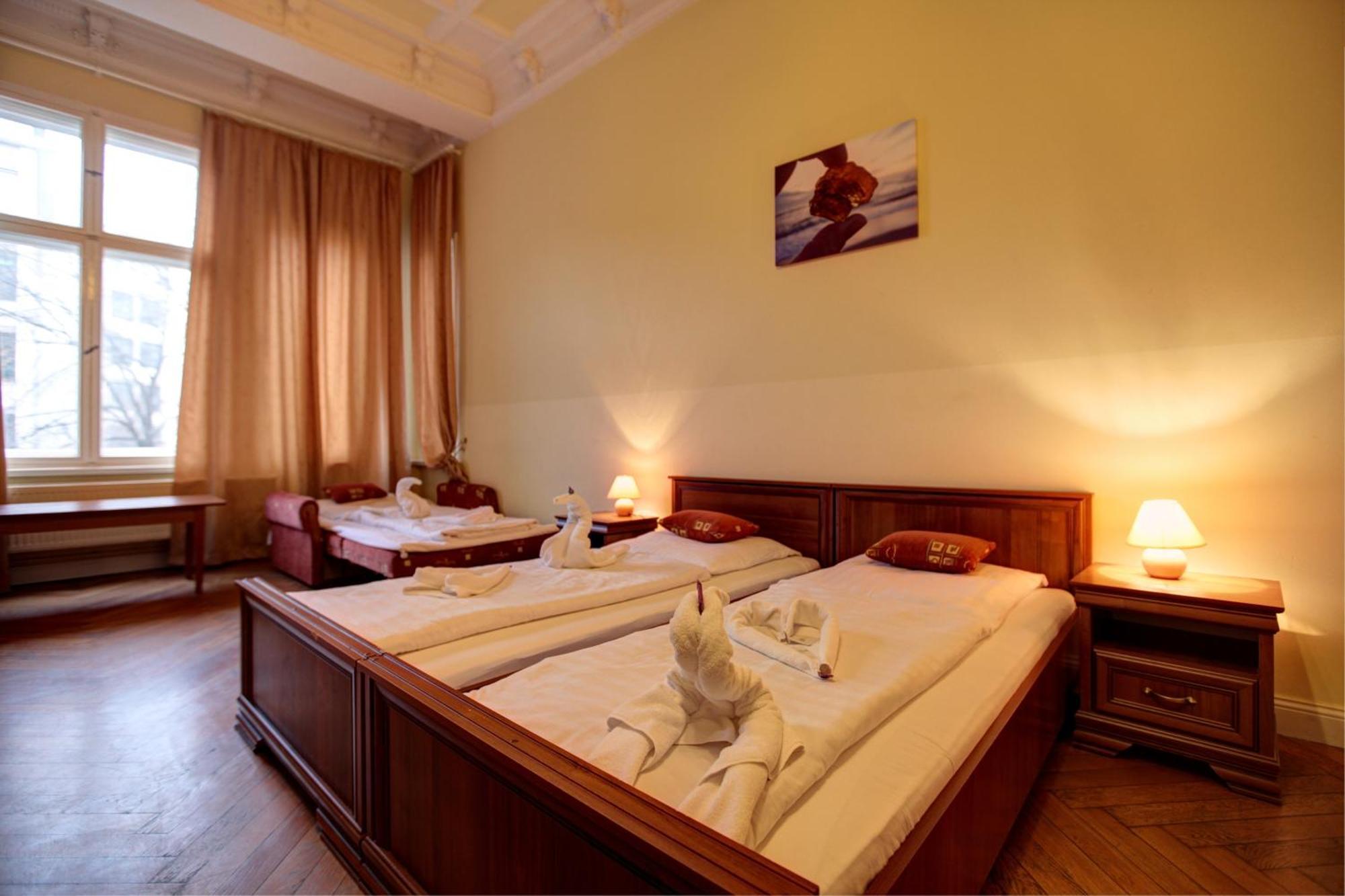 ברלין Hotel Pension Bernstein Am Kurfuerstendamm מראה חיצוני תמונה