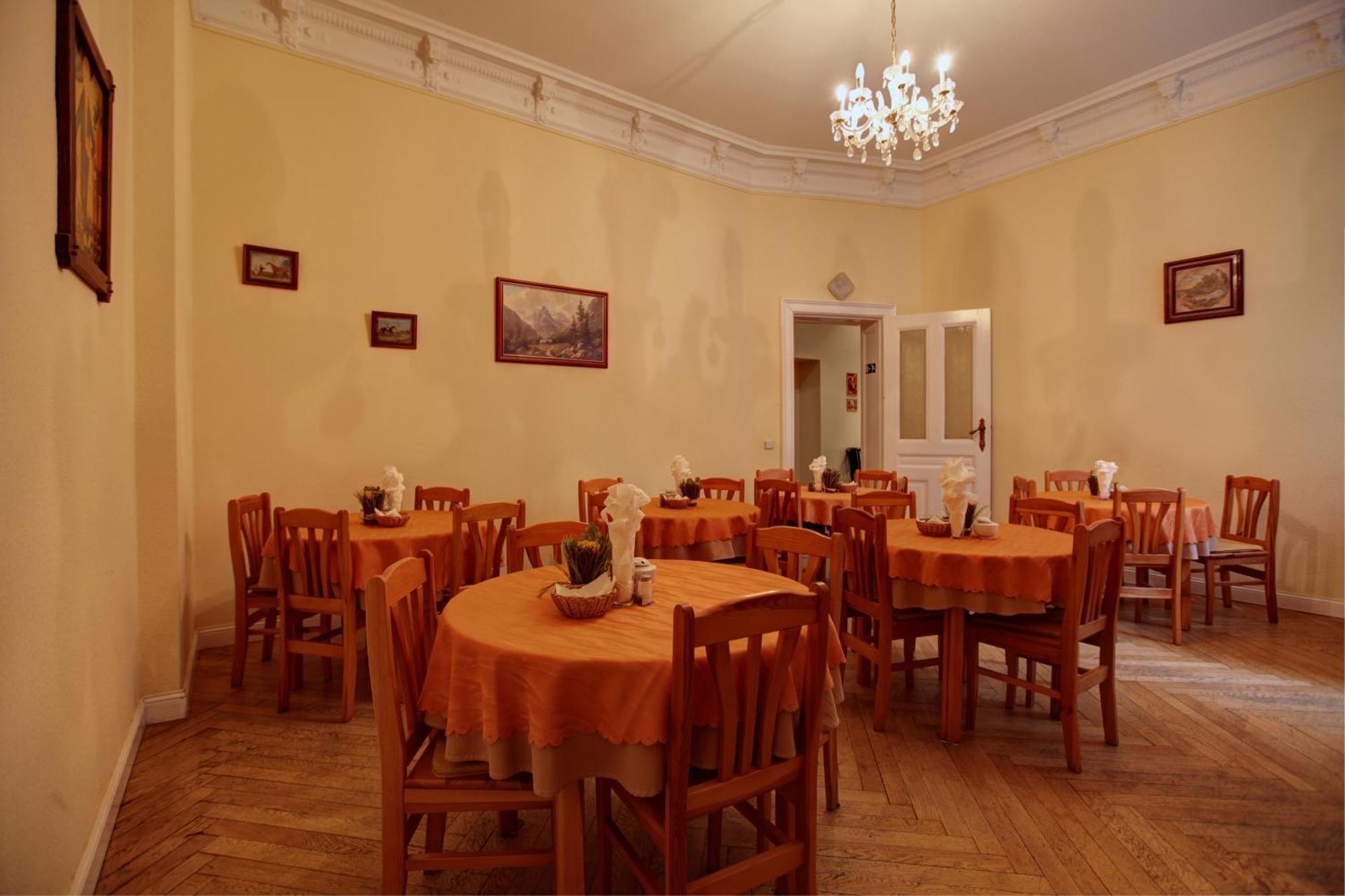 ברלין Hotel Pension Bernstein Am Kurfuerstendamm מראה חיצוני תמונה