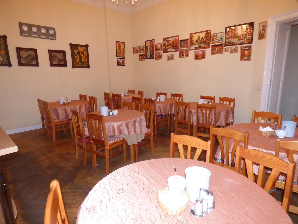 ברלין Hotel Pension Bernstein Am Kurfuerstendamm מראה חיצוני תמונה