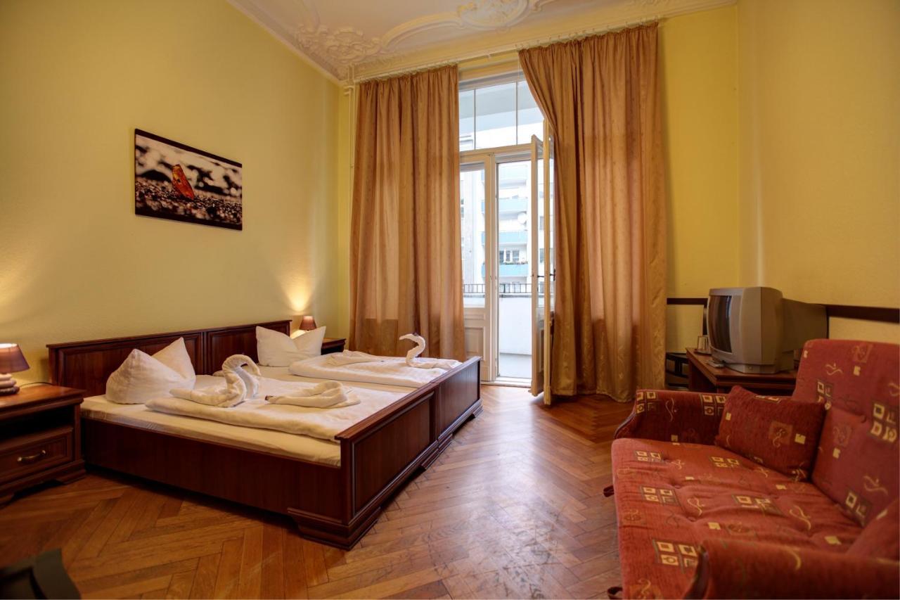 ברלין Hotel Pension Bernstein Am Kurfuerstendamm חדר תמונה